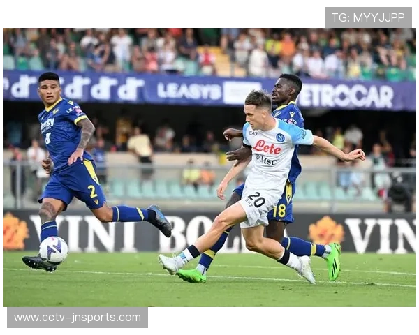 维罗纳保级战战术解析：密集防守如何逼平强敌那不勒斯